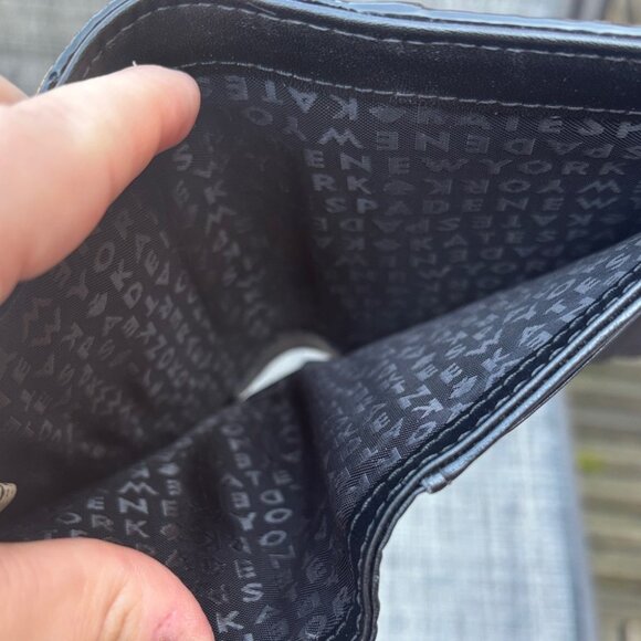 Kate Spade Bay Street Stacy Black Pebbled Leather Bi-Fold Compact Wallet - Picture 7 of 8